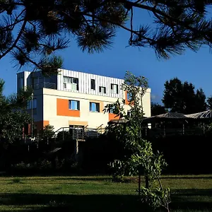  Hostal Dharma